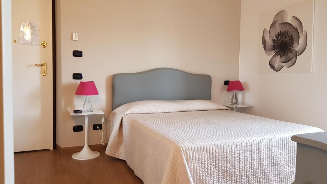 Il Casale Degli Ulivi - Agriturismo - Tenimenti Leone Lanuvio Bagian luar foto