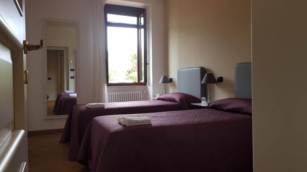 Il Casale Degli Ulivi - Agriturismo - Tenimenti Leone Lanuvio Bagian luar foto