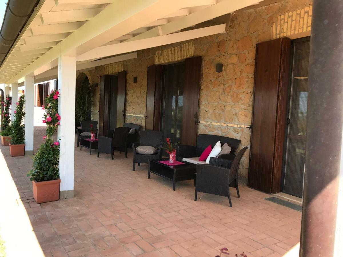 Il Casale Degli Ulivi - Agriturismo - Tenimenti Leone Lanuvio Bagian luar foto