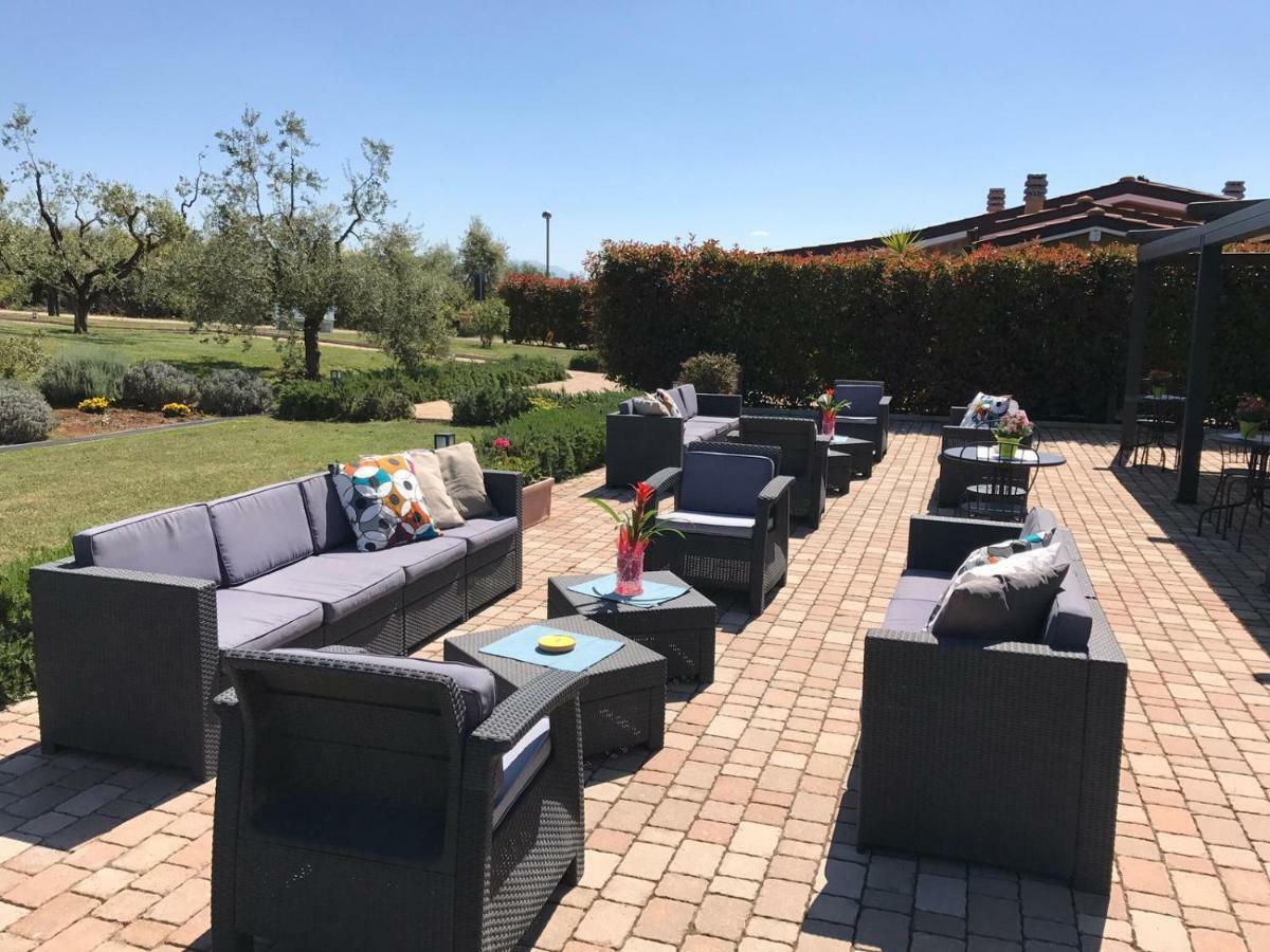 Il Casale Degli Ulivi - Agriturismo - Tenimenti Leone Lanuvio Bagian luar foto