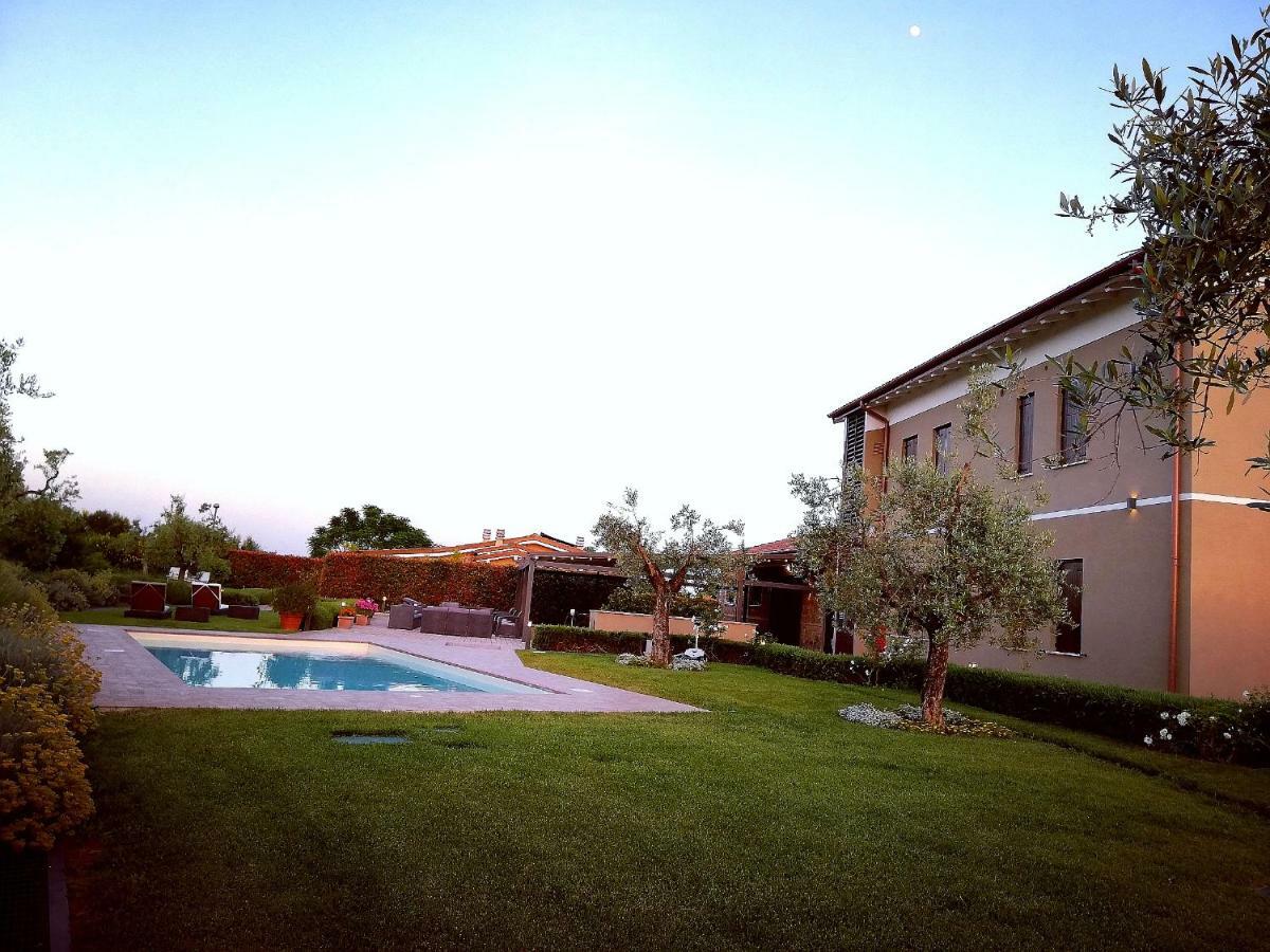 Il Casale Degli Ulivi - Agriturismo - Tenimenti Leone Lanuvio Bagian luar foto
